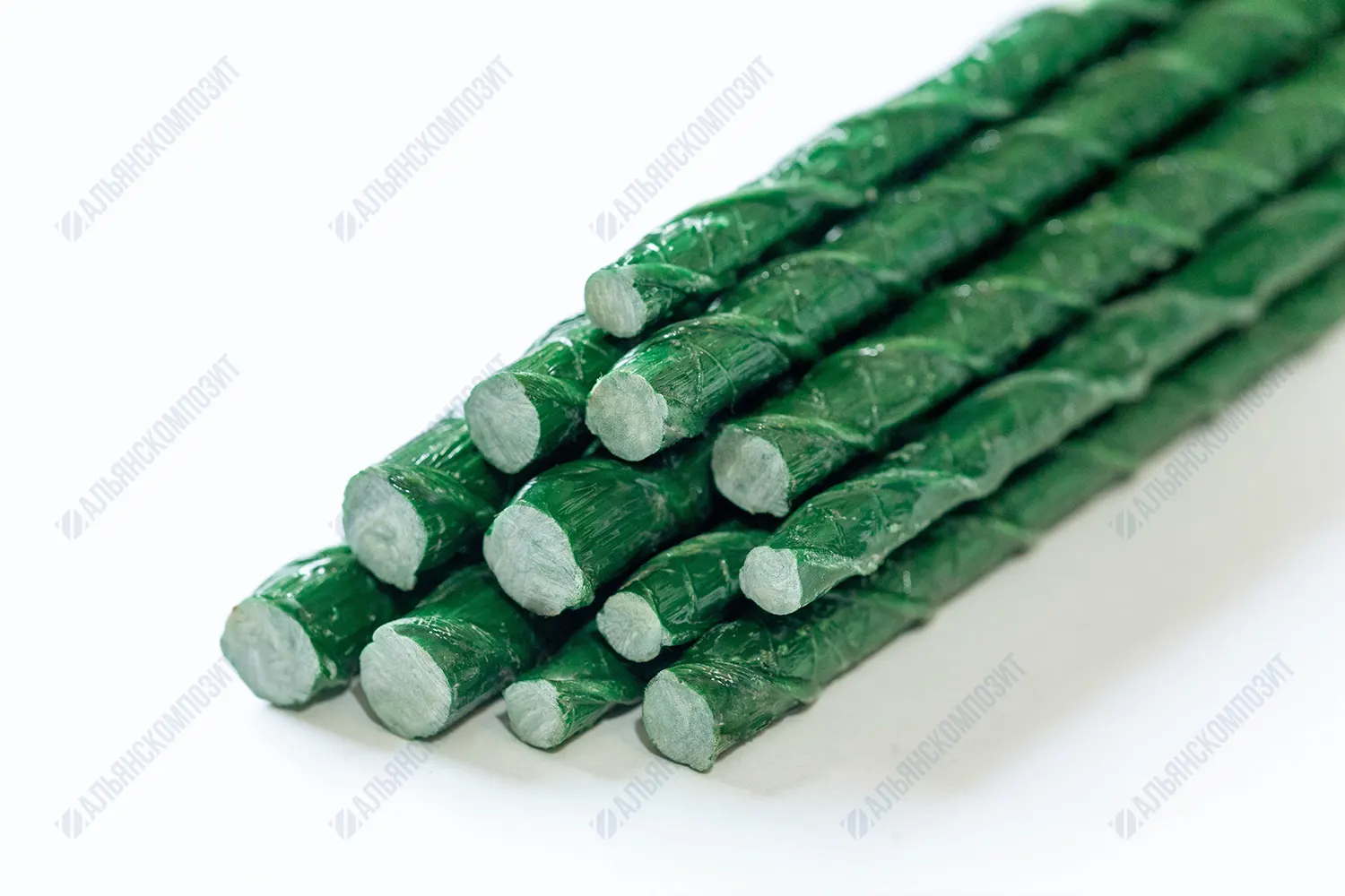 Фото колышков из композита