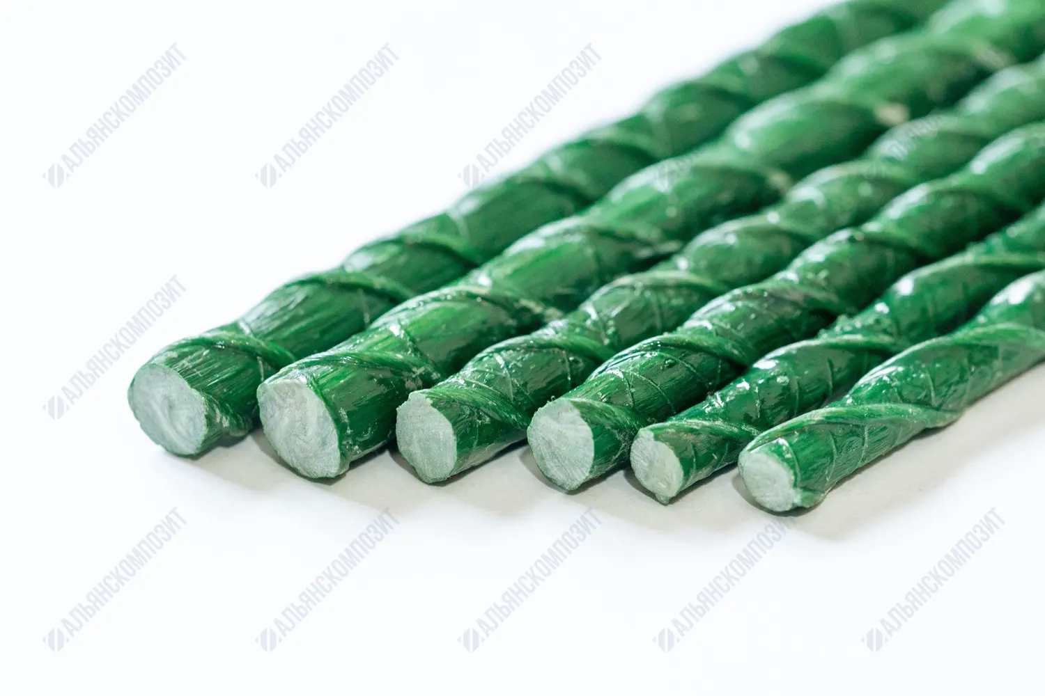 Фото колышков из композита